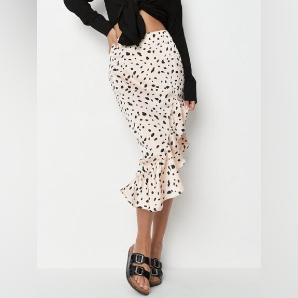 NWT Missguided Asymmetrical Cream and Black Animal Print Skirt Size 10 - Picture 1 of 9